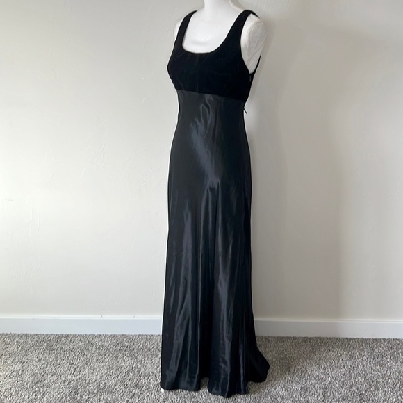 Vintage Rampage Goth Gown - Picture 6 of 14